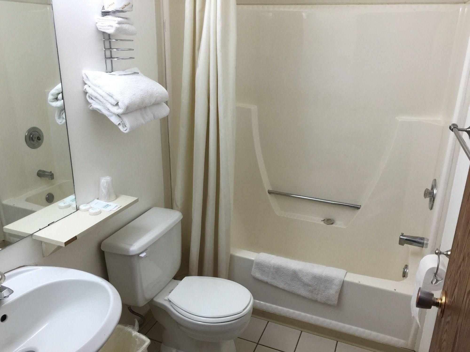 Voyageur Motel Thunder Bay Dış mekan fotoğraf